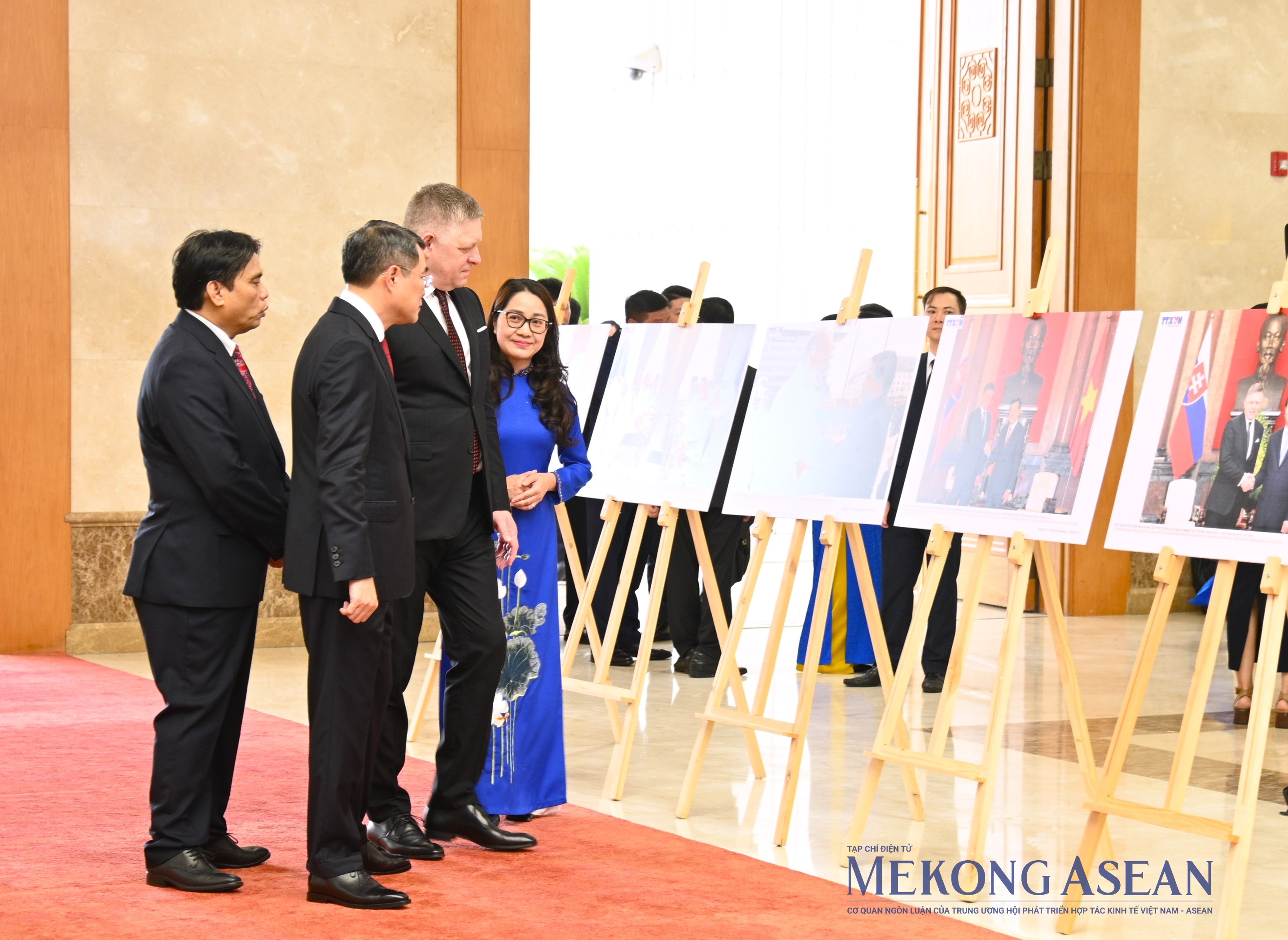 Thủ tướng Lê Minh Hưng chủ trì lễ đón chính thức Thủ tướng Slovakia