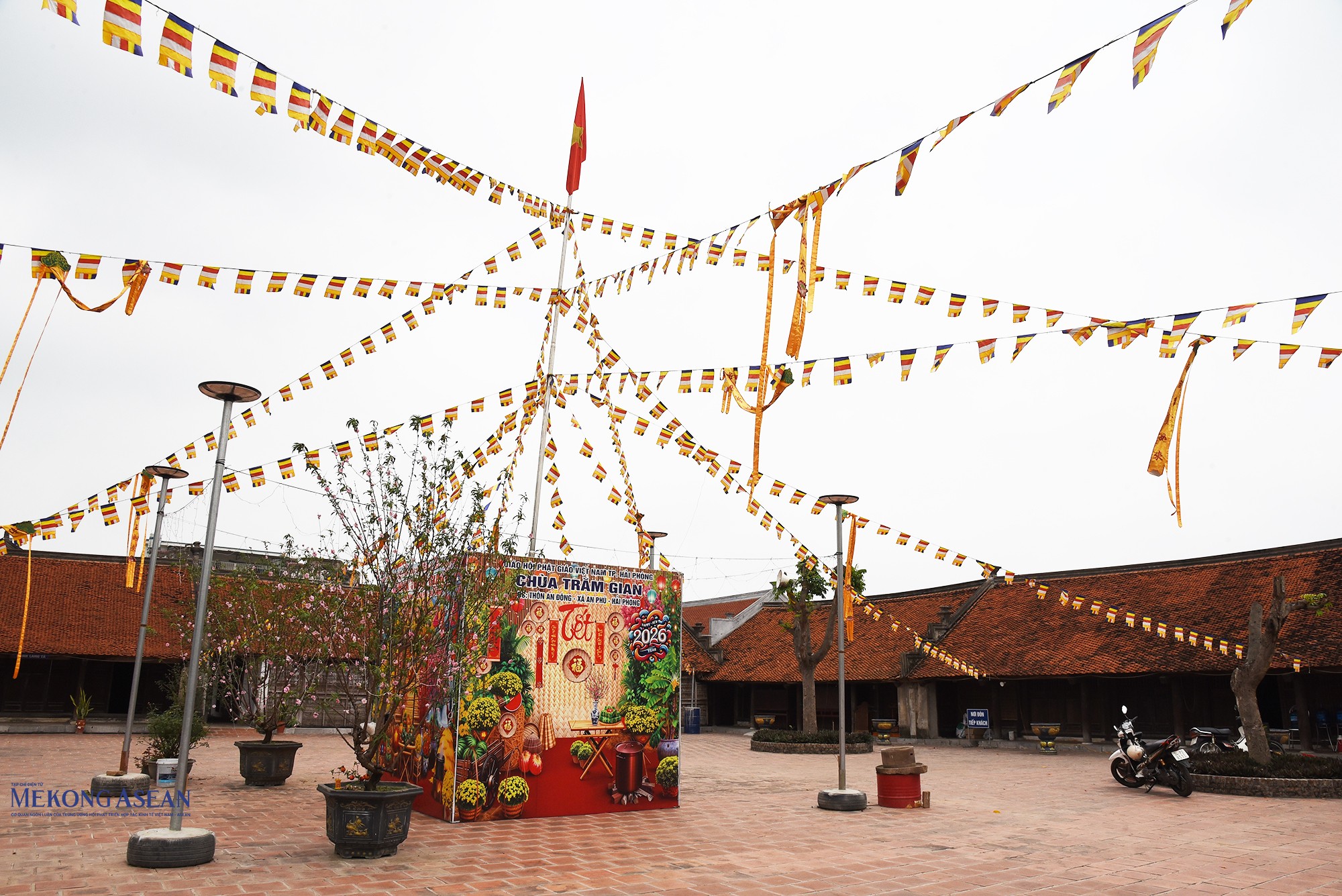 Về Hải Phòng đến thăm chùa Trăm Gian bên sông Kinh Thầy