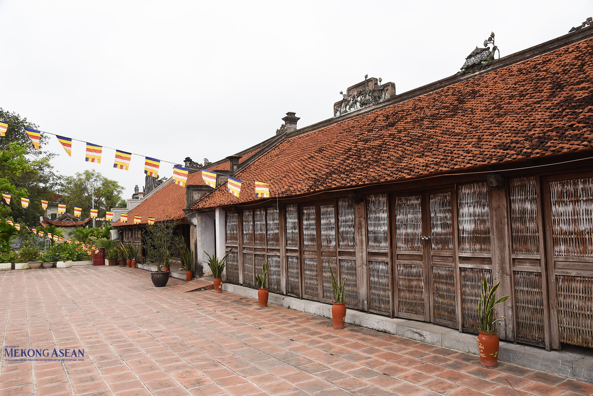 Về Hải Phòng đến thăm chùa Trăm Gian bên sông Kinh Thầy