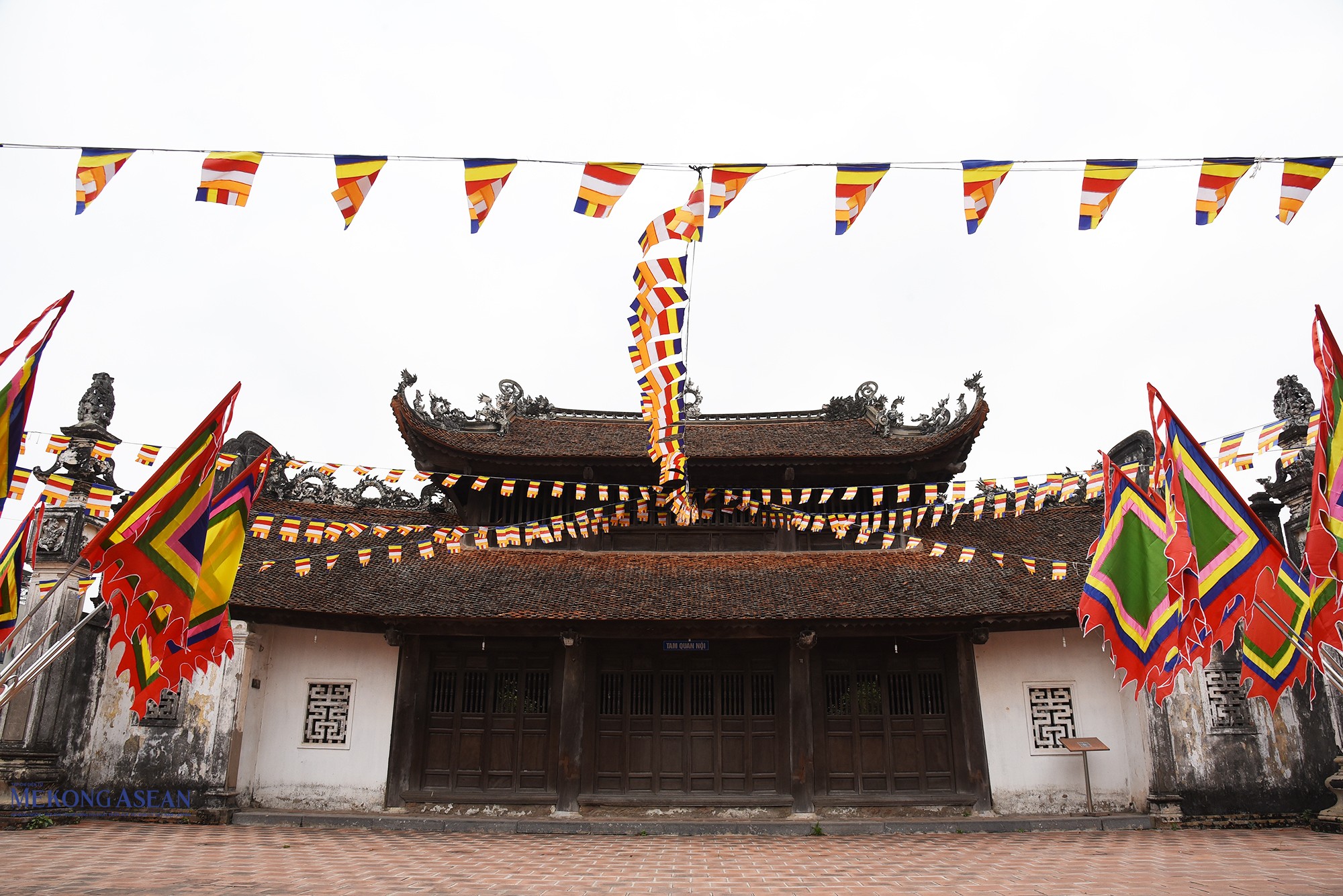 Về Hải Phòng đến thăm chùa Trăm Gian bên sông Kinh Thầy