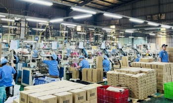 HoSE nhận hồ sơ niêm yết của hai doanh nghiệp