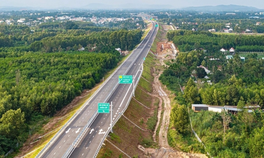 Đề xuất bổ sung 3 tuyến cao tốc vào quy hoạch mạng lưới đường bộ