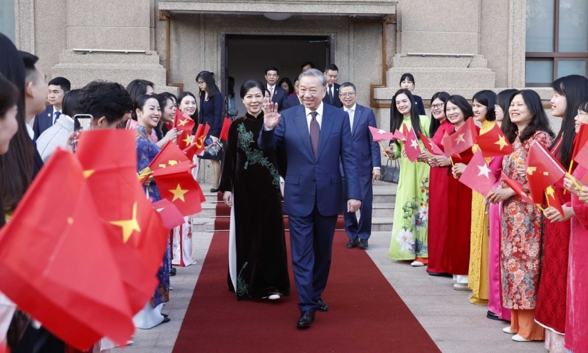 Tổng Bí thư, Chủ tịch nước Tô Lâm gặp gỡ cộng đồng người Việt tại Trung Quốc