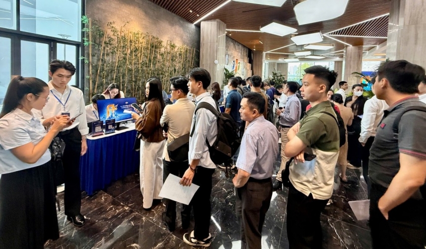 Hơn 2.700 cổ đông tham dự ĐHĐCĐ FPT năm 2026