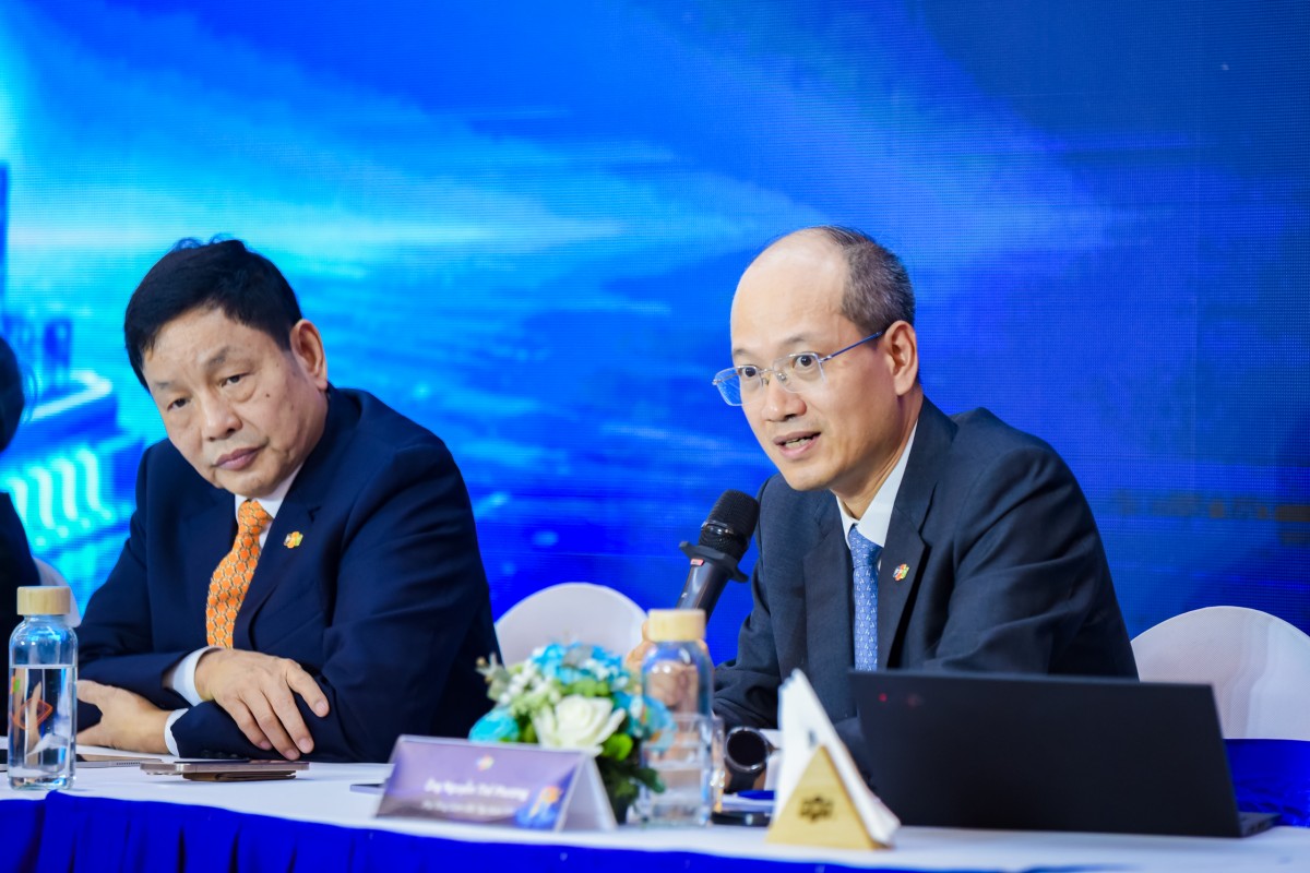 Cổ đông đề xuất có phương án 'trợ giá', lãnh đạo FPT nói gì Cổ đông đề xuất phương án 'trợ giá' cổ phiếu, lãnh đạo FPT nói gì