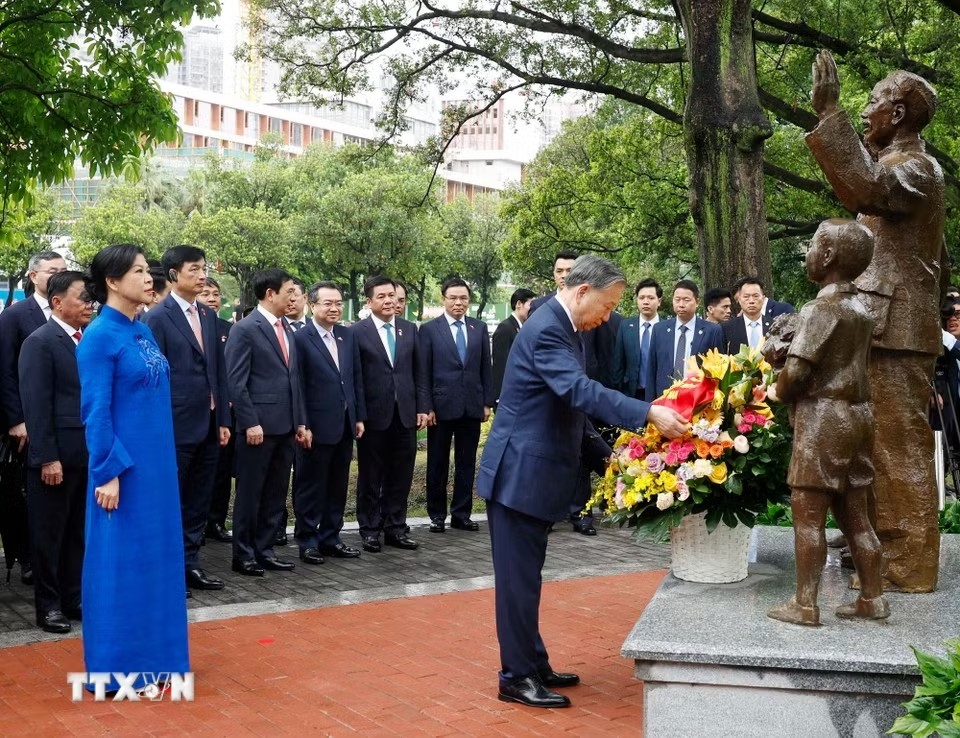 Cùng nhau tạo nên những chương mới rạng rỡ cho quan hệ Việt – Trung