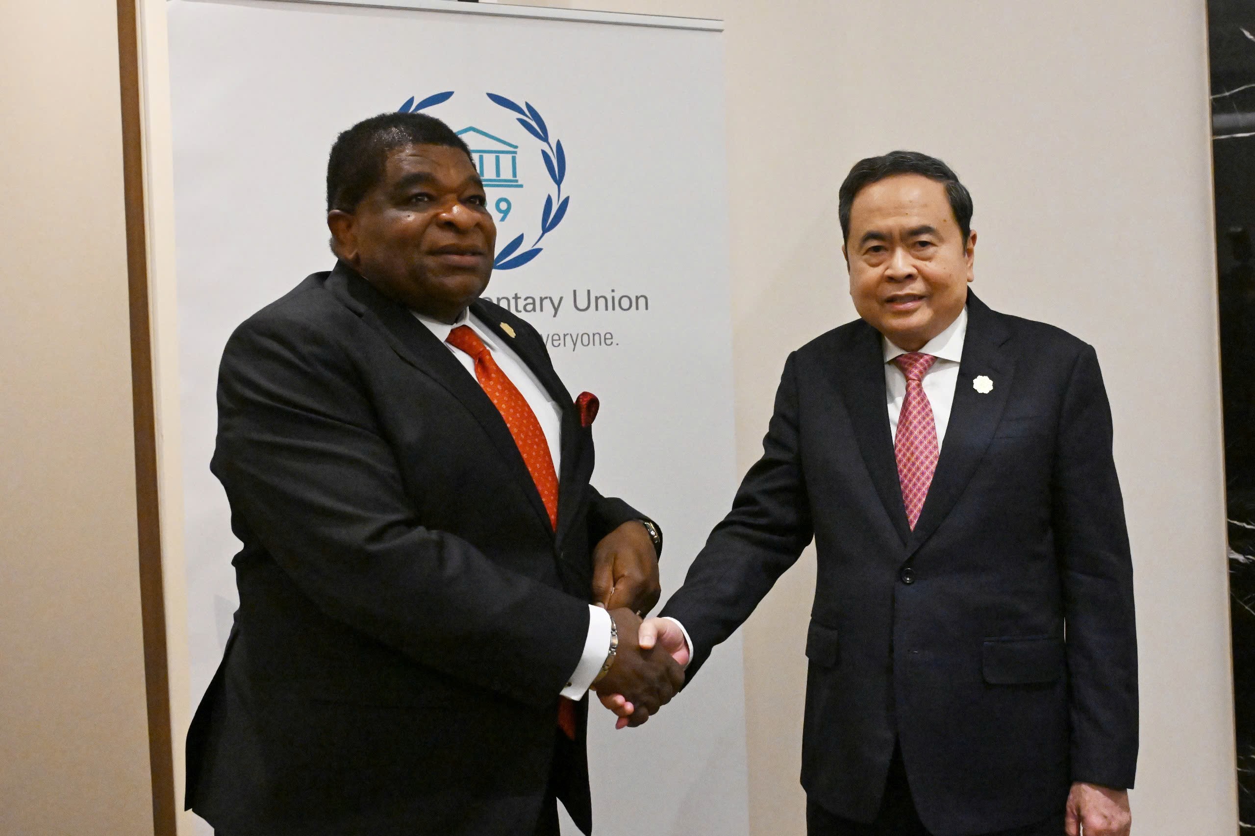 Chủ tịch Quốc hội gặp, hội kiến lãnh đạo một số nước nhân dịp tham dự IPU-152