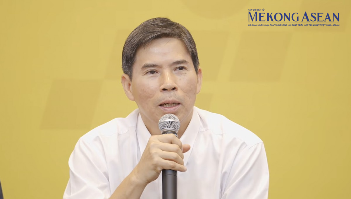 Chủ tịch MWG: Không phải cứ khó khăn là 'quay về xin tiền cha mẹ'