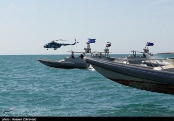 Tàu chở dầu bị tấn công khi đi qua Eo biển Hormuz