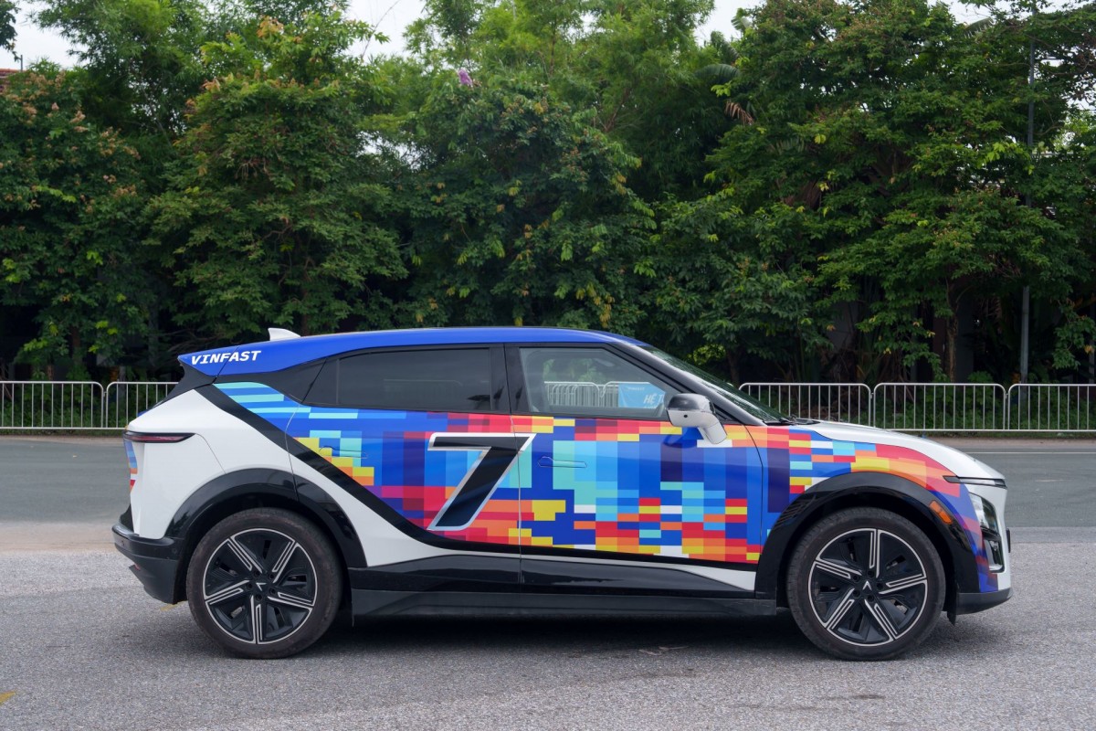 Người dùng VinFast VF 7: 'Lời ngay từ lúc mua, 3 năm sạc pin 0 đồng'