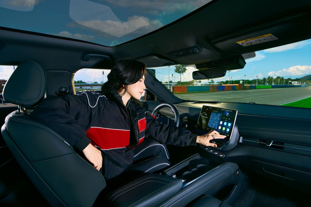 Người dùng VinFast VF 7: 'Lời ngay từ lúc mua, 3 năm sạc pin 0 đồng'