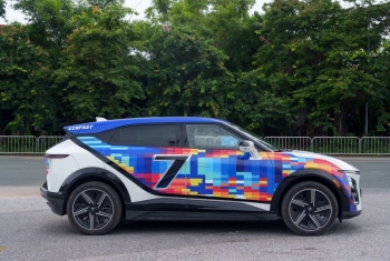 Người dùng VinFast VF 7: 'Lời ngay từ lúc mua, 3 năm sạc pin 0 đồng'