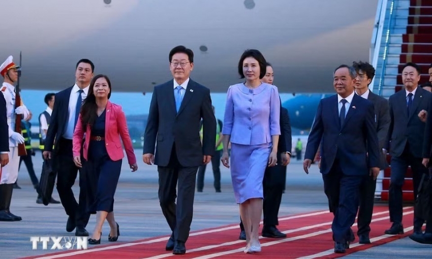 Tổng thống Hàn Quốc và Phu nhân bắt đầu thăm cấp Nhà nước tới Việt Nam