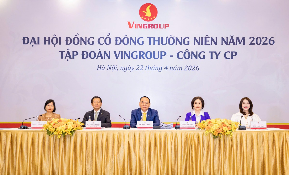 Tỷ phú Phạm Nhật Vượng xuất hiện tại ĐHĐCĐ Vingroup 2026