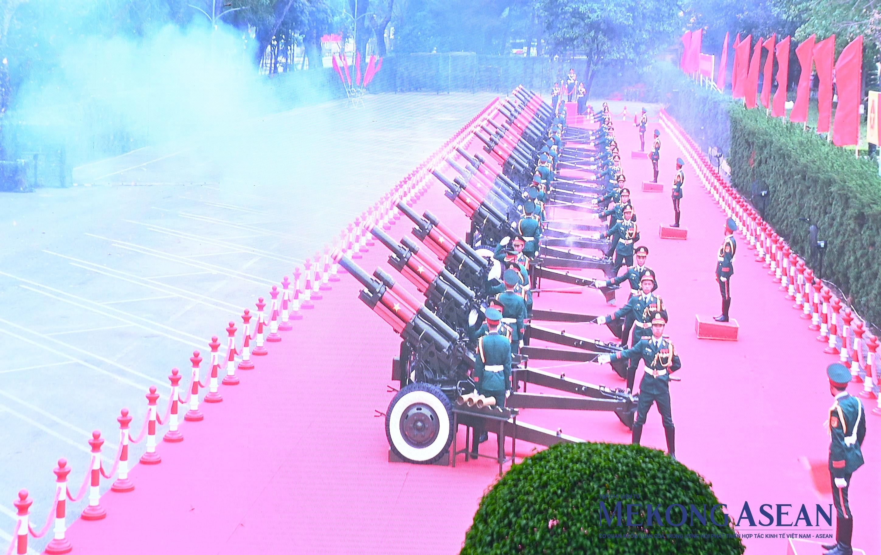 Việt Nam bắn 21 loạt đại bác chào đón Tổng thống Hàn Quốc