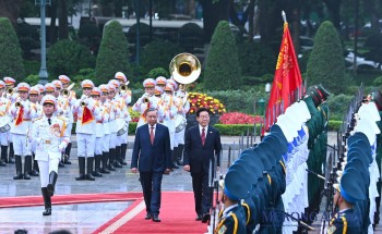 Việt Nam bắn 21 loạt đại bác chào đón Tổng thống Hàn Quốc