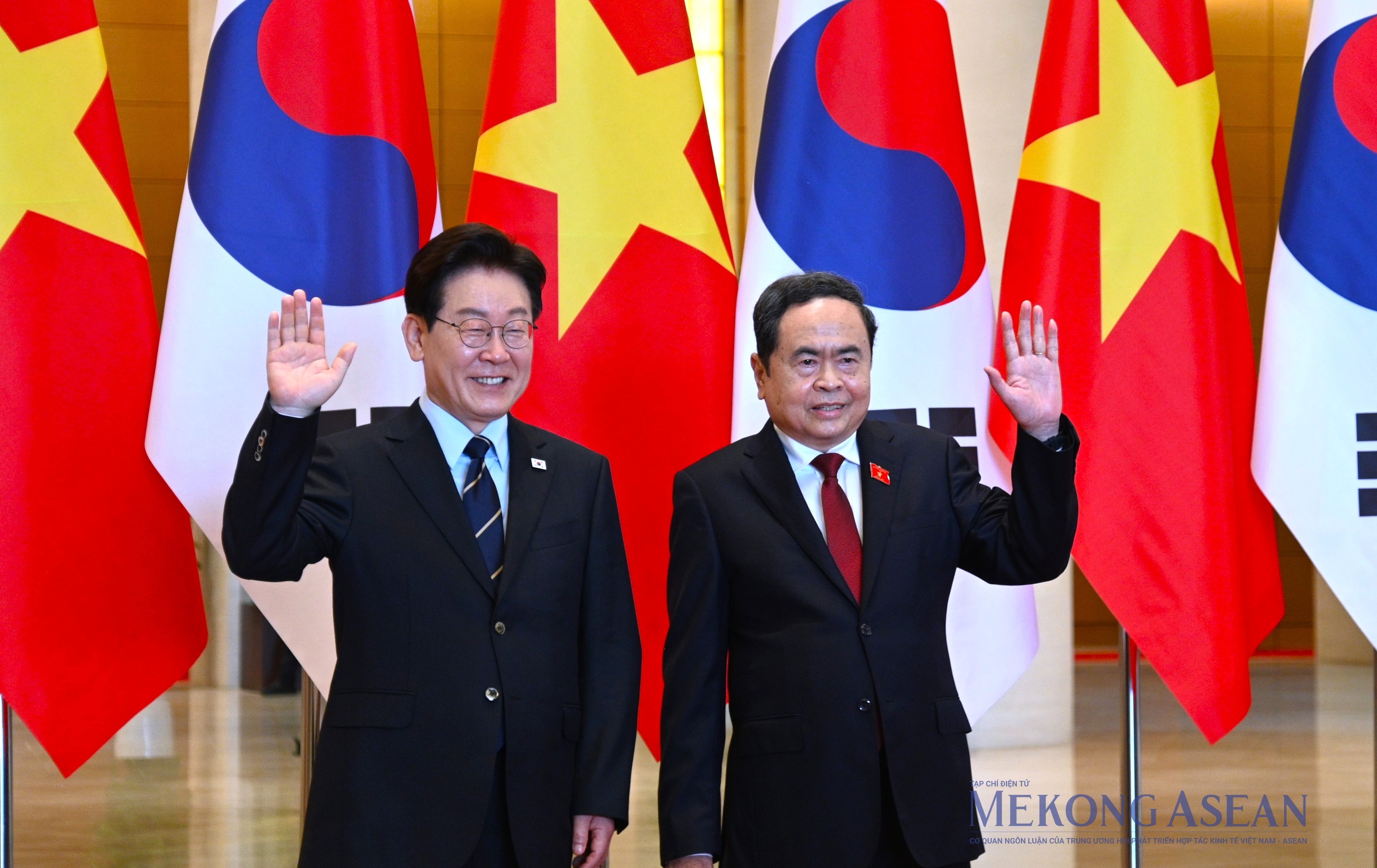 Chủ tịch Quốc hội Trần Thanh Mẫn hội kiến Tổng thống Hàn Quốc