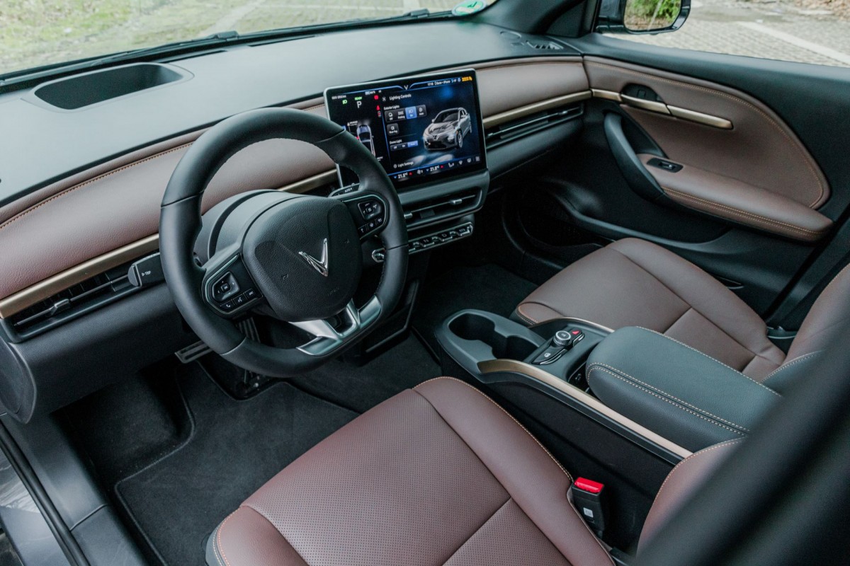 Chủ xe đánh giá VinFast VF 6: Xe xịn vượt phân khúc, tiết kiệm đủ đường