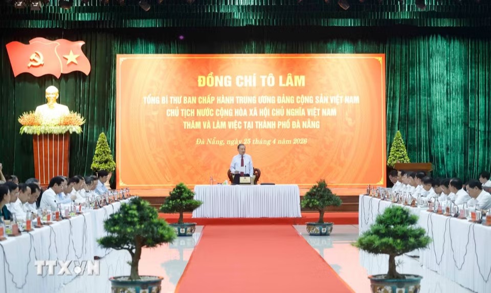 Tổng Bí thư, Chủ tịch nước Tô Lâm và Đoàn công tác của Trung ương đã làm việc với Ban Thường vụ Thành ủy Đà Nẵng - Ảnh: TTXVN