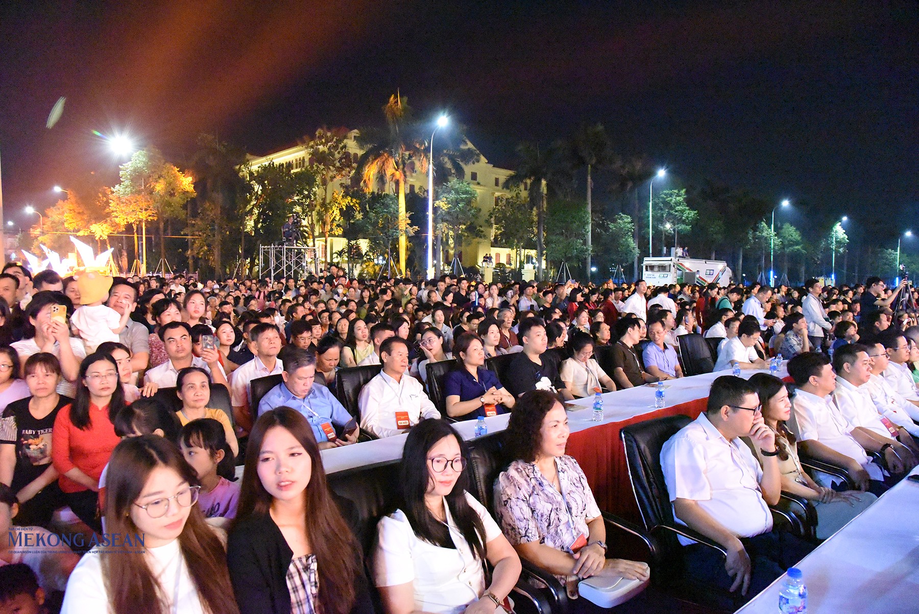 Các đại biểu dự khai mạc lễ hội. Ảnh: Mekong ASEAN.
