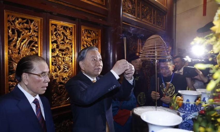 Tổng Bí thư, Chủ tịch nước Tô Lâm dâng hương tưởng niệm các vua Hùng