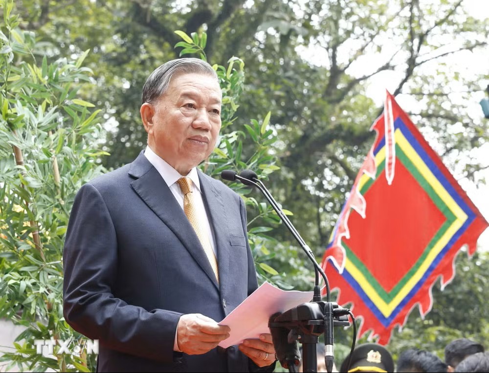 Tổng Bí thư, Chủ tịch nước Tô Lâm dâng hương tưởng niệm các vua Hùng