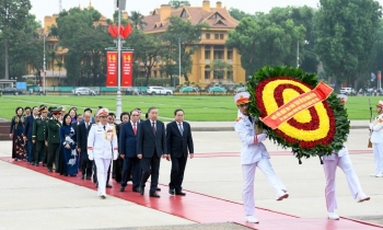 Lãnh đạo Đảng, Nhà nước vào Lăng viếng Chủ tịch Hồ Chí Minh nhân dịp 30/4