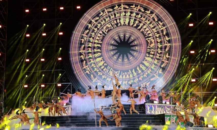 Hơn 40.000 khán giả dự đêm nhạc "Âm vang Tổ quốc" tại Mỹ Đình