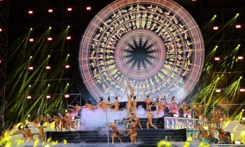 Hơn 40.000 khán giả dự đêm nhạc "Âm vang Tổ quốc" tại Mỹ Đình