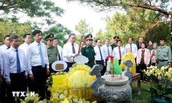 Tổng Bí thư, Chủ tịch nước dâng hương tưởng niệm Đại tướng Võ Nguyên Giáp