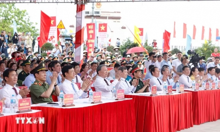 Tổng Bí thư, Chủ tịch nước dự Lễ Thượng cờ 'Thống nhất non sông'