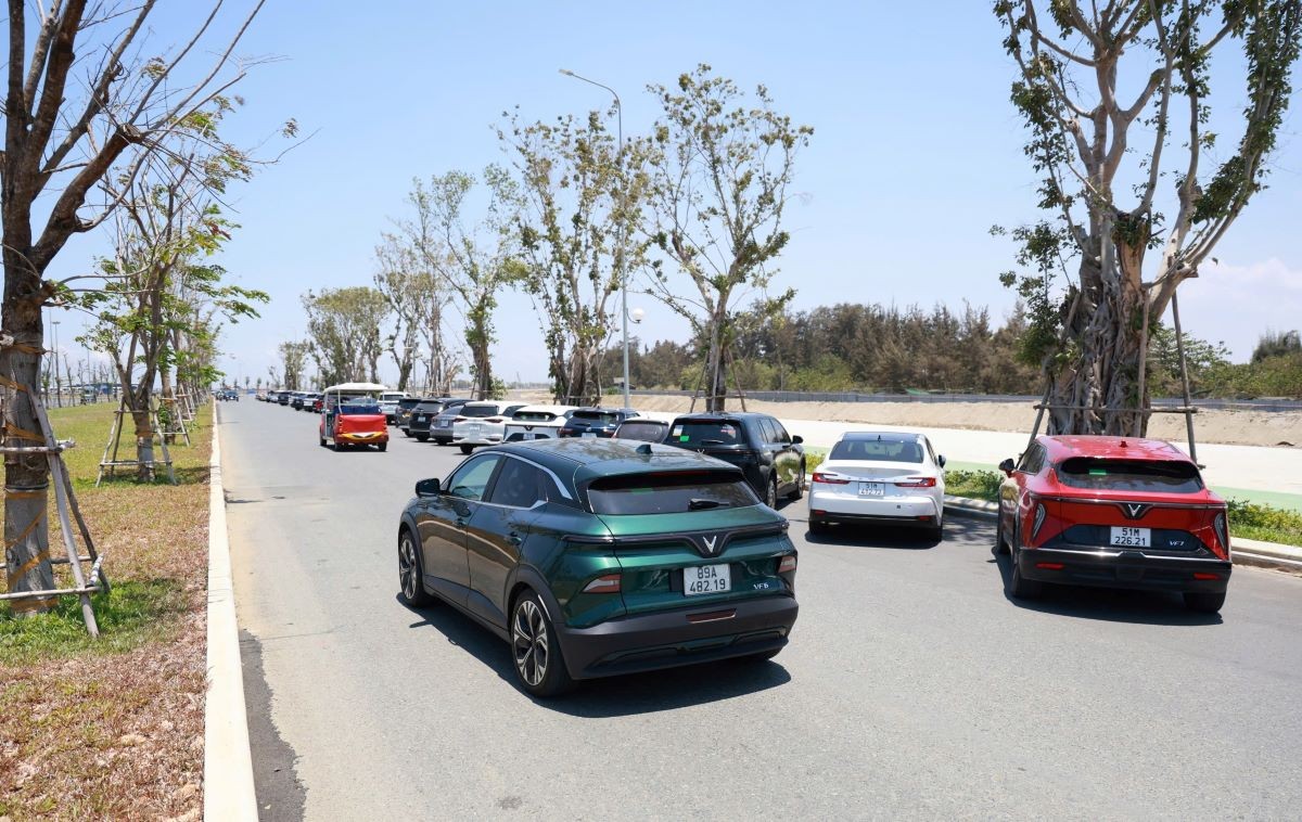 Trước giờ khai mạc VnExpress Marathon: Runner nói gì về Vinhomes Green Paradise?