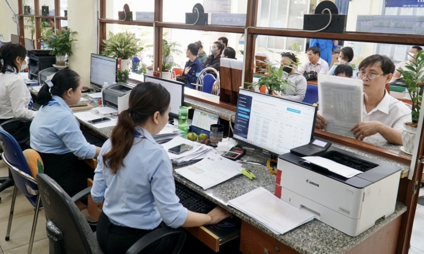 Thủ tướng chỉ đạo khẩn trương gỡ rào cản thủ tục hành chính cho doanh nghiệp