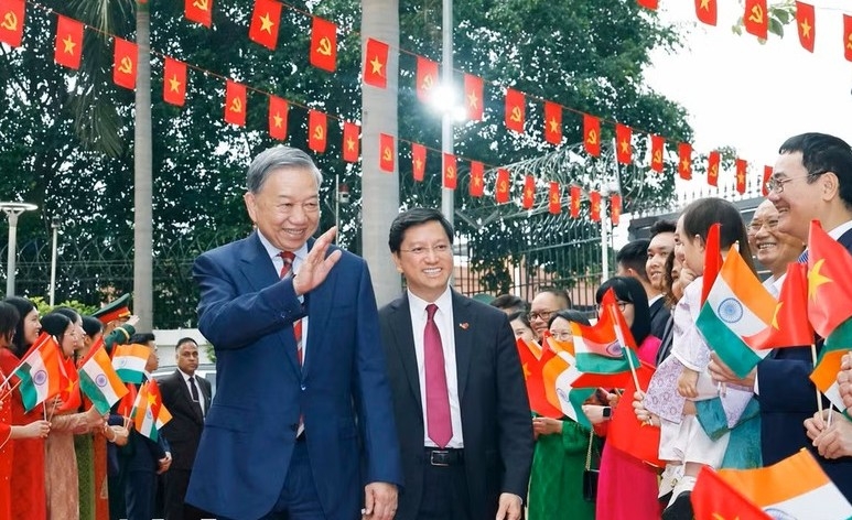 Tổng Bí thư, Chủ tịch nước Tô Lâm gặp gỡ cộng đồng người Việt tại Ấn Độ