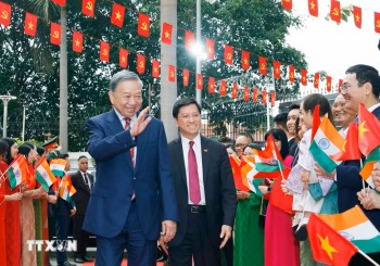 Tổng Bí thư, Chủ tịch nước Tô Lâm gặp gỡ cộng đồng người Việt tại Ấn Độ
