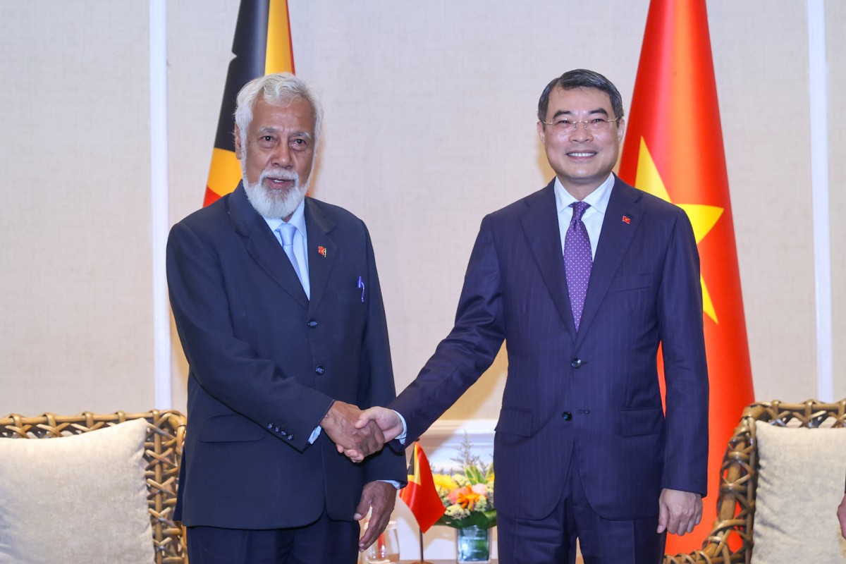 Thủ tướng Lê Minh Hưng tiếp xúc song phương bên lề Cấp cao ASEAN 48