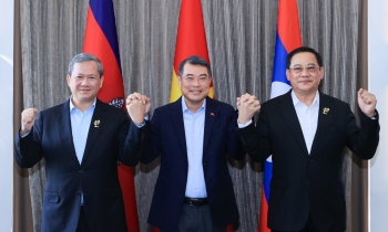 Thủ tướng Việt Nam - Campuchia - Lào gặp bên lề cấp cao ASEAN
