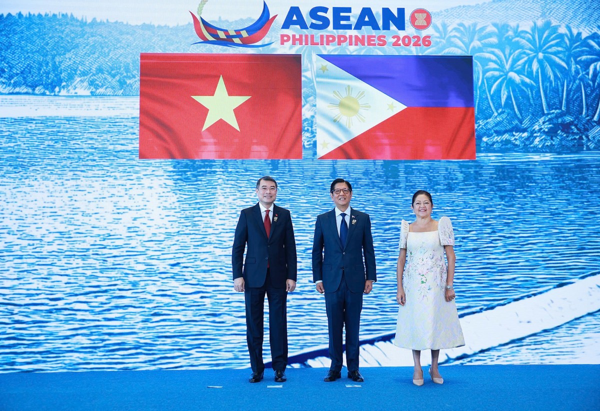 Tổng thống Philippines Ferdinand Romualdez Marcos Jr. đón Thủ tướng Chính phủ Lê Minh Hưng dự lễ khai mạc và phiên toàn thể Hội nghị Cấp cao ASEAN lần thứ 48 - Ảnh: VGP