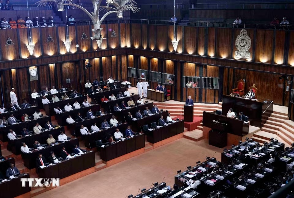 Tổng Bí thư, Chủ tịch nước Tô Lâm phát biểu tại Quốc hội Sri Lanka. 