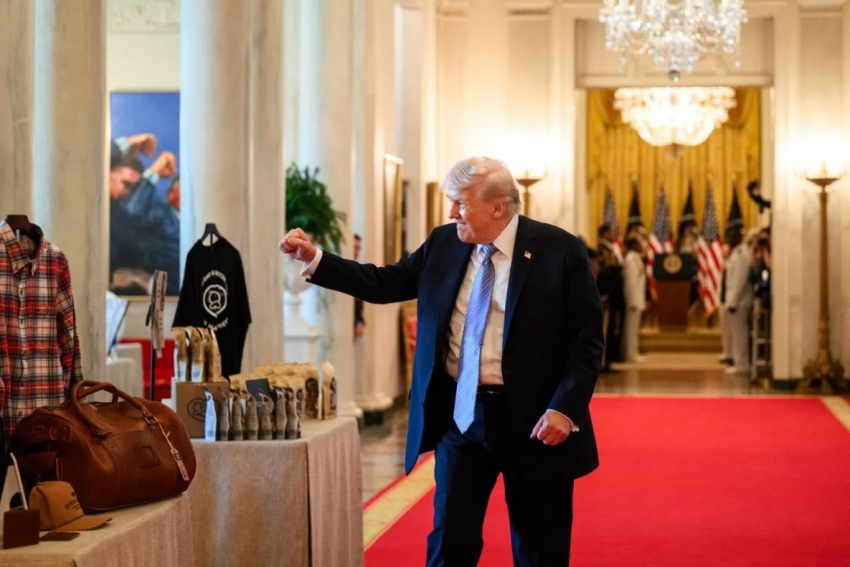 Ông Trump tuyên bố Nga – Ukraine ngừng bắn tạm thời