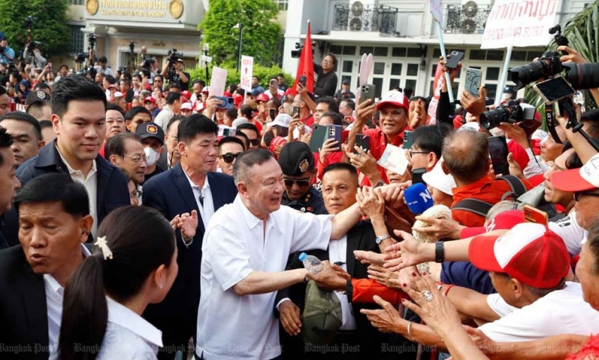Cựu Thủ tướng Thái Lan Thaksin ra tù trước thời hạn