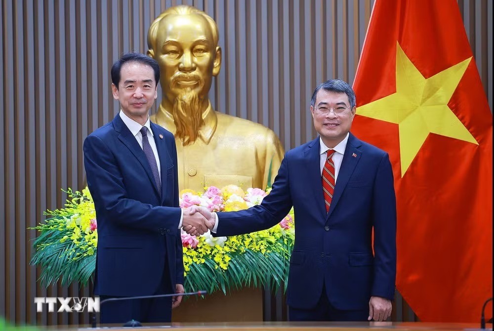 Thủ tướng Lê Minh Hưng tiếp Đại sứ Trung Quốc Hà Vĩ