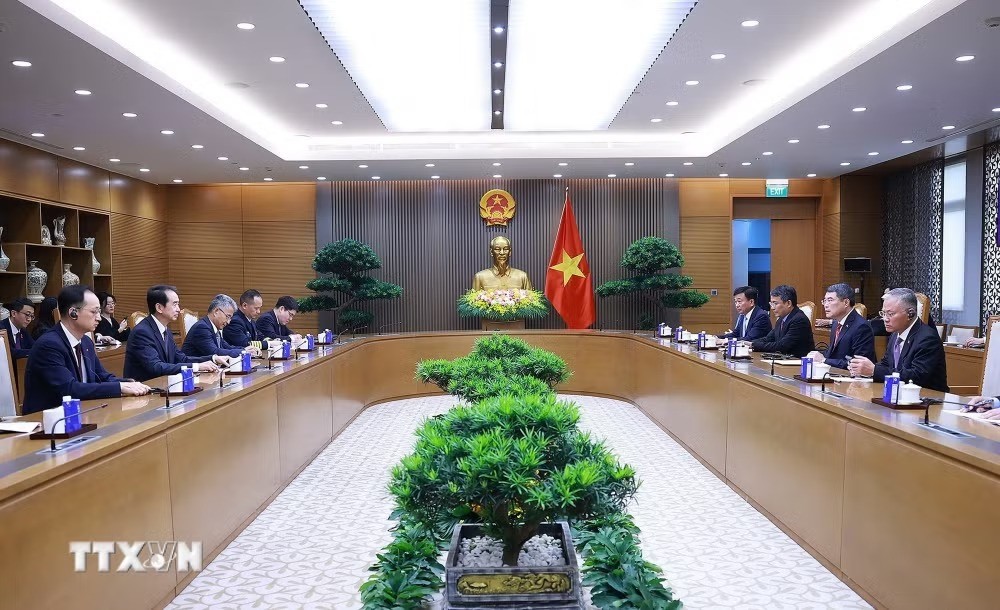 Thủ tướng Lê Minh Hưng tiếp Đại sứ Trung Quốc Hà Vĩ
