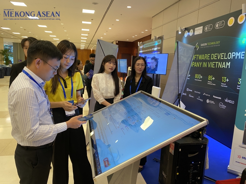 Phấn đấu có 100.000 doanh nghiệp công nghệ số và phát triển đội ngũ hơn 3 triệu nhân lực cho ngành công nghiệp công nghệ số vào năm 2030.