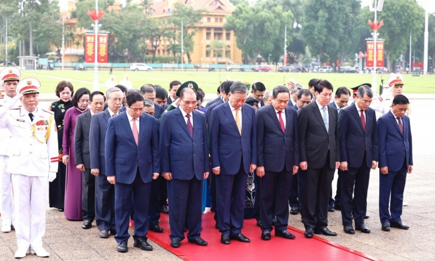 Lãnh đạo Đảng, Nhà nước vào Lăng viếng Chủ tịch Hồ Chí Minh