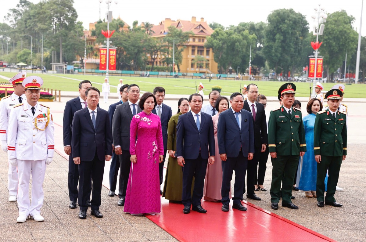 Lãnh đạo Đảng, Nhà nước vào Lăng viếng Chủ tịch Hồ Chí Minh