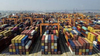 Nhu cầu nguyên liệu mạnh, hàng hóa nhập khẩu 7 tháng tăng tới 34%