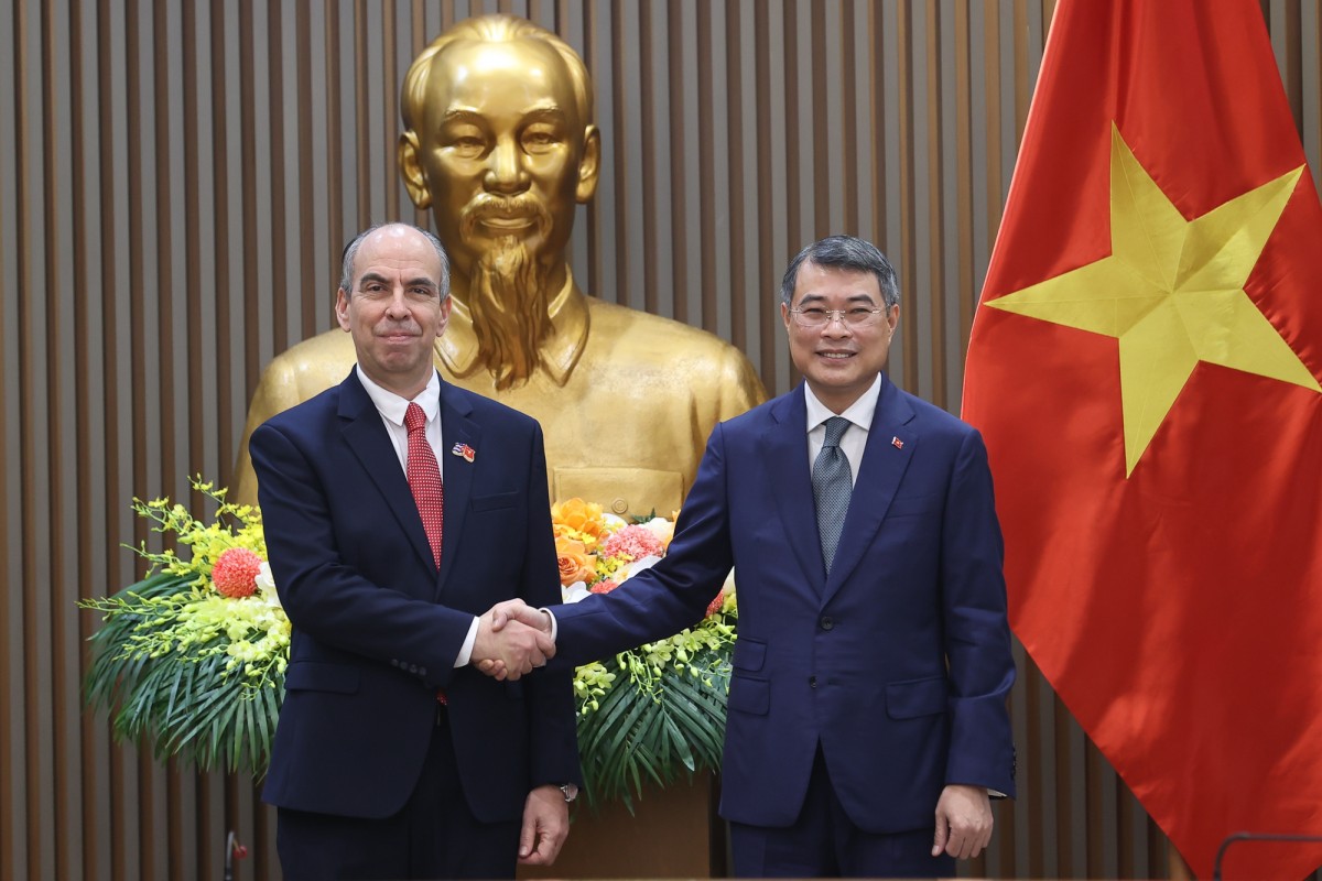 Thủ tướng Chính phủ Lê Minh Hưng tiếp đồng chí Rogelio Polanco Fuentes, Đại sứ đặc mệnh toàn quyền nước Cộng hòa Cuba tại Việt Nam - Ảnh: VGP