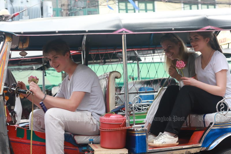 Du khách đến Thái Lan có thể chịu mức 'thuế du lịch' mới