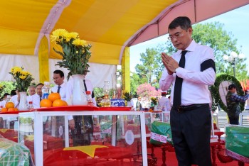 Thủ tướng dự lễ truy điệu, an táng hài cốt liệt sĩ tại tỉnh Quảng Trị